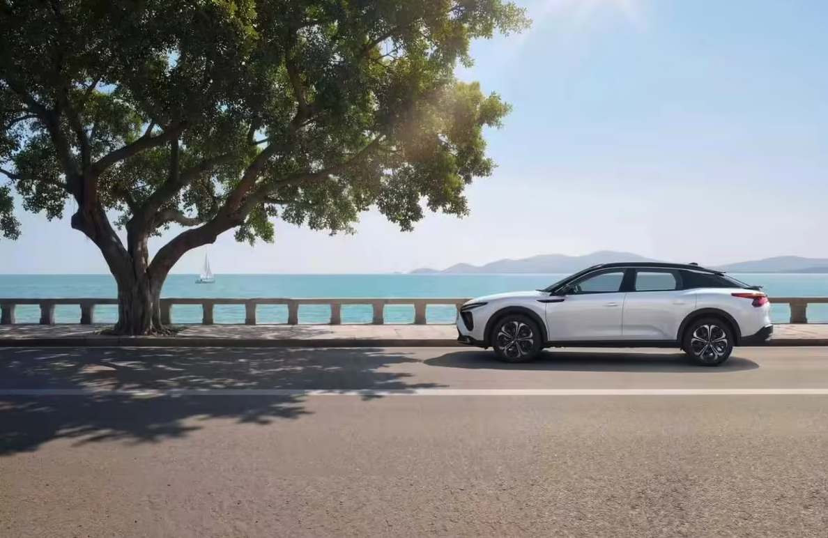 东风雪铁龙2026款凡尔赛C5 X定档3月23日上市 外观舒适双升级